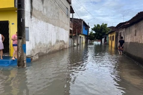 Justiça determina que Prefeitura de Natal indenize moradores que tiveram casas alagadas em março